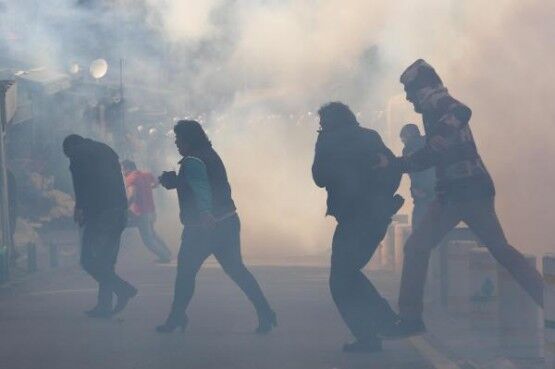 Polis'ten çelik duvar