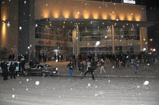 Eskişehir'de bin 500 kişi kartopu savaşı yaptı