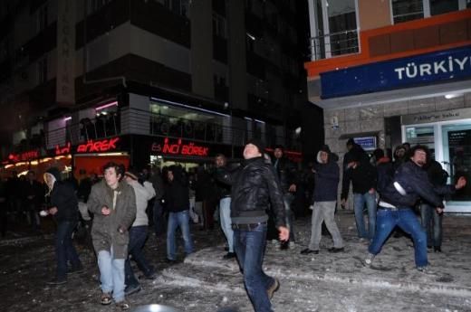 Eskişehir'de bin 500 kişi kartopu savaşı yaptı