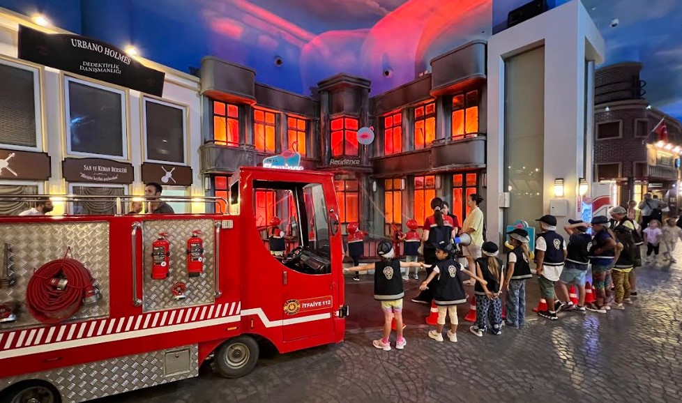 Авиапарк тц пожарные. Тц авиапарк кидзания. Кидзания дубай. Кидзания цска. Кидзания цска.