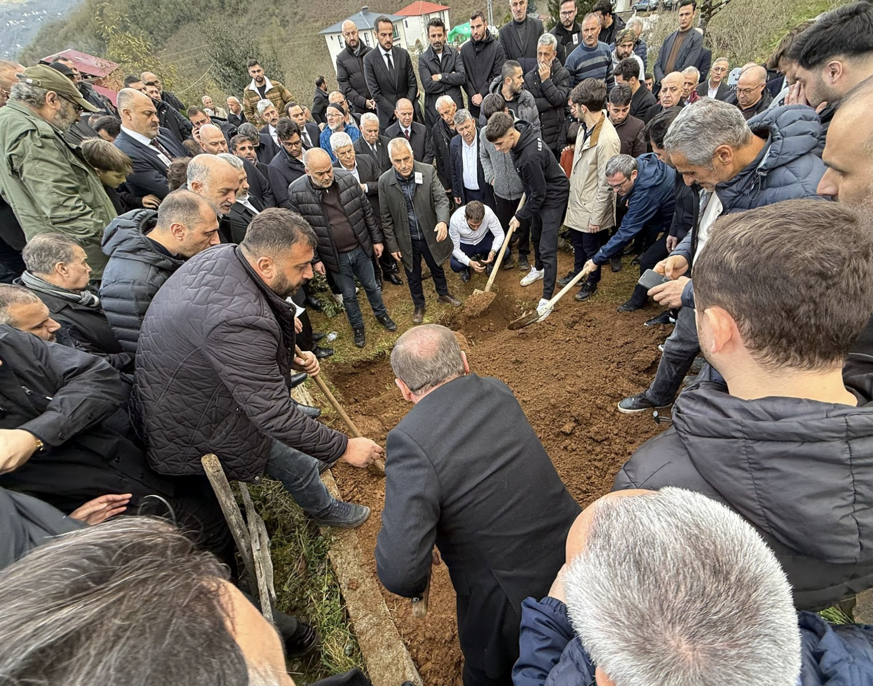 Ekran Resmi 2025 12 02 21.47.53