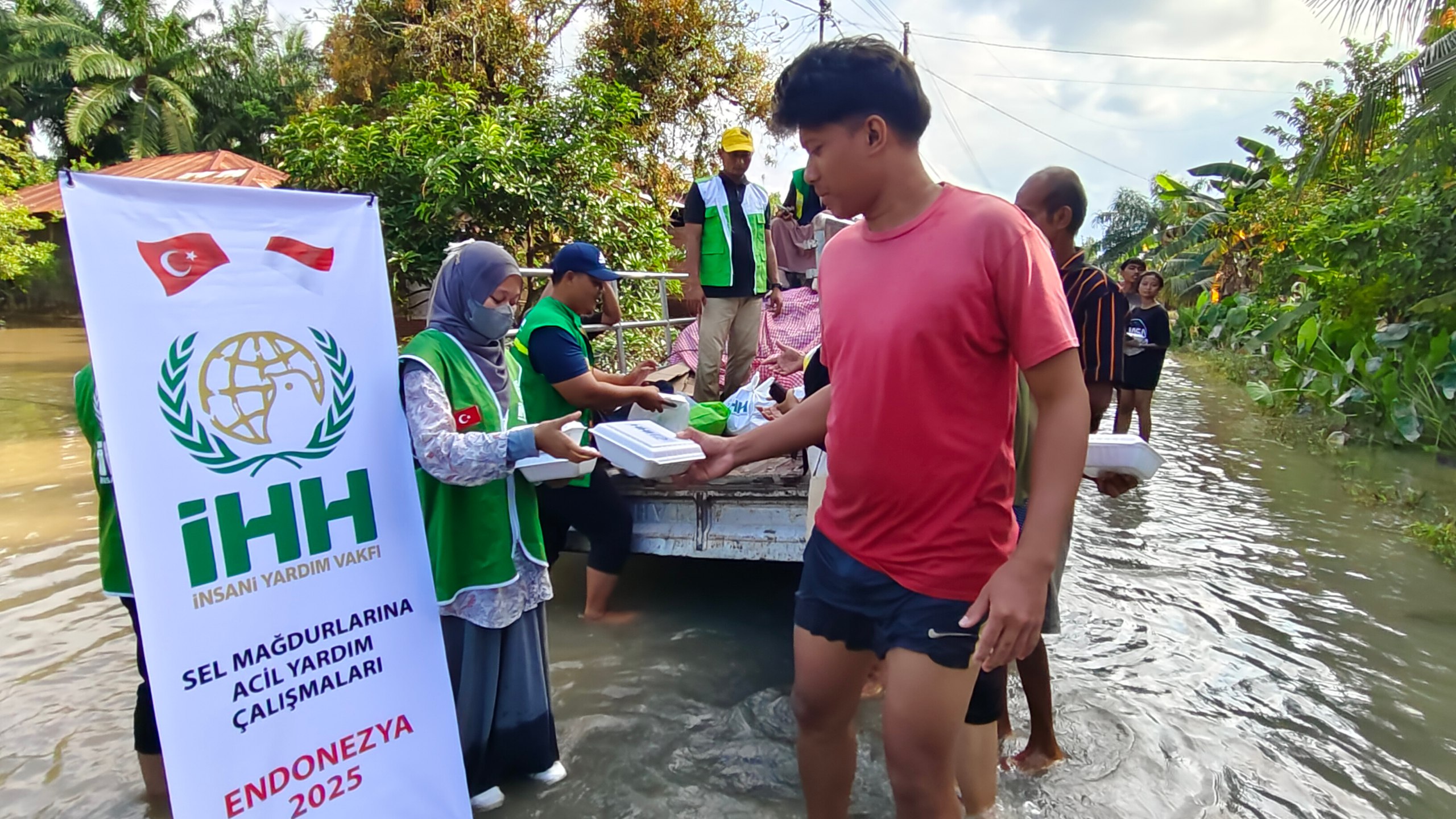 Endonezya’daki Büyük Sel Felaketinde 753 Kişi Hayatını Kaybetti5