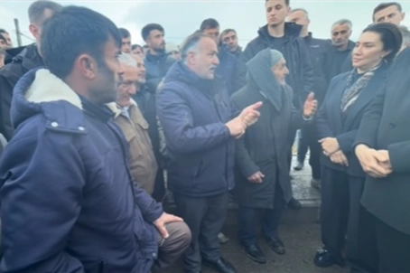 Ağrı Taşlıçay'da yol tepkisi!