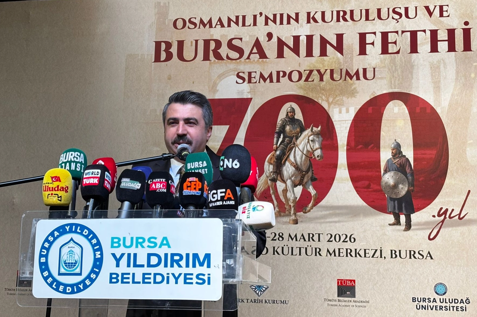 Bursa'nın fethinin 700. yılında anlamlı sempozyum... Bursa'nın tarihine ışık tutan sempozyum