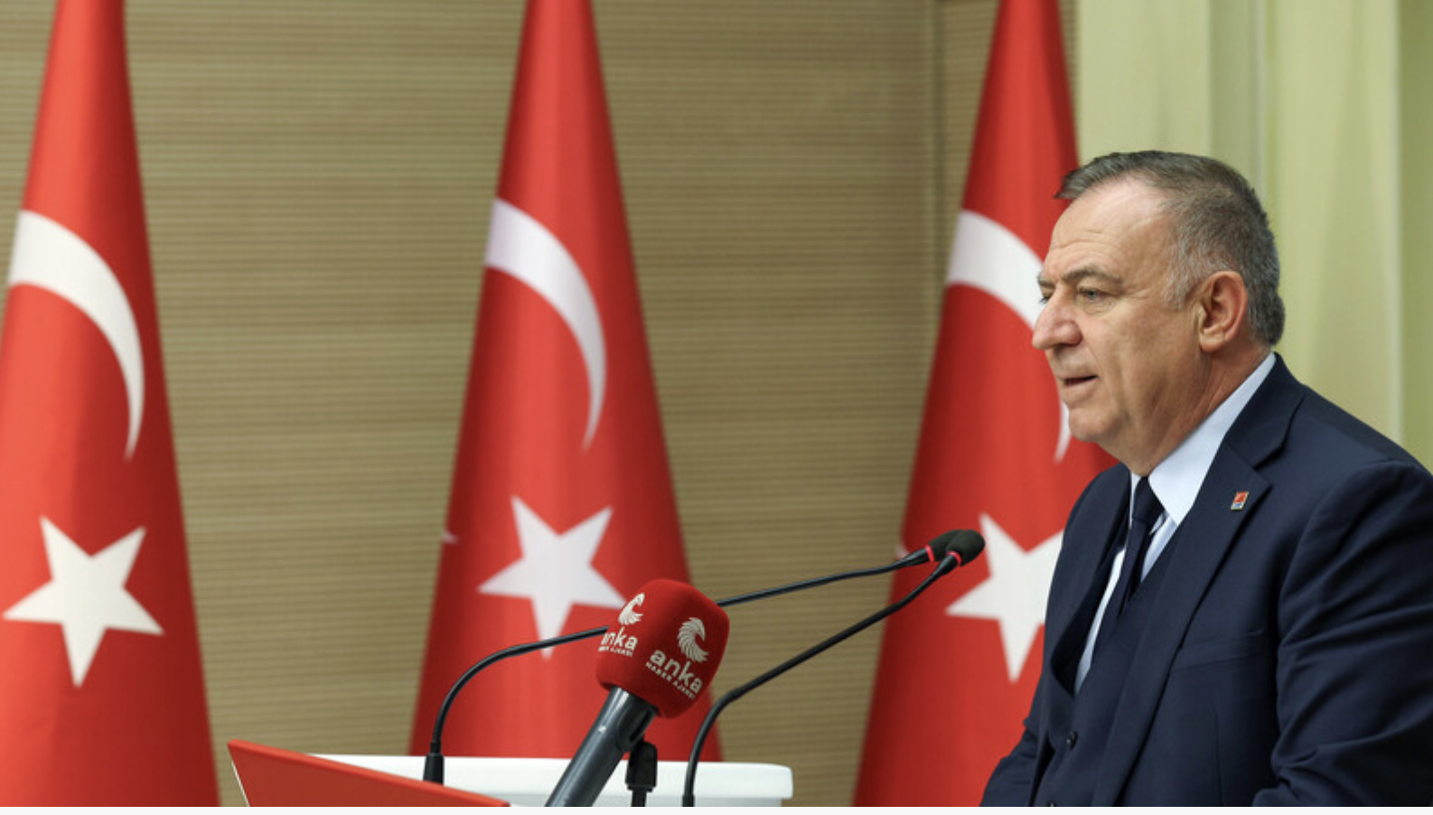 CHP'li Zeybek'ten Başkan Özkan Yalım'ın gözaltına alınmasına sert tepki