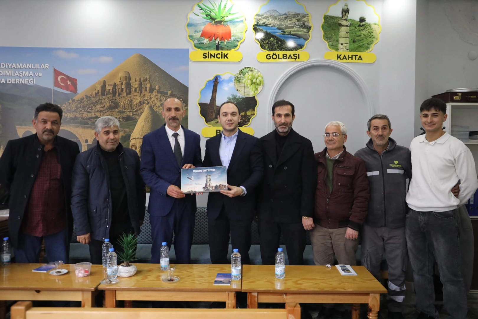 İzmit Belediyesi'nden derneklere nezaket turu