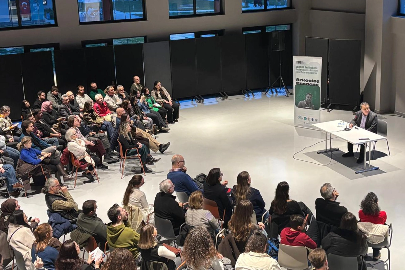 İznik Gölü'nün sular altındaki tarihi Nilüfer'de konuşuldu