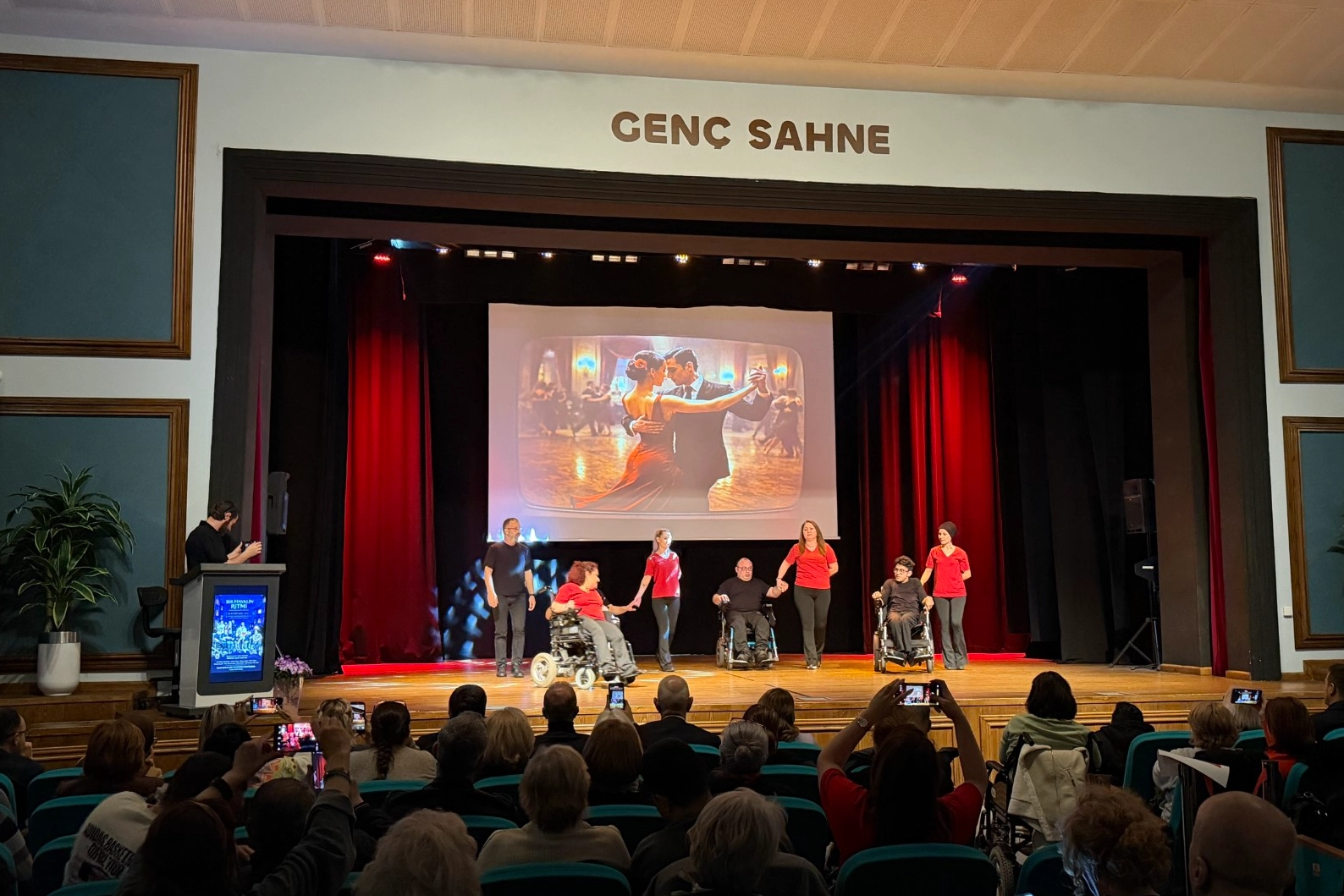 Kocaeli'de 'Engelsiz Sanat' büyüledi