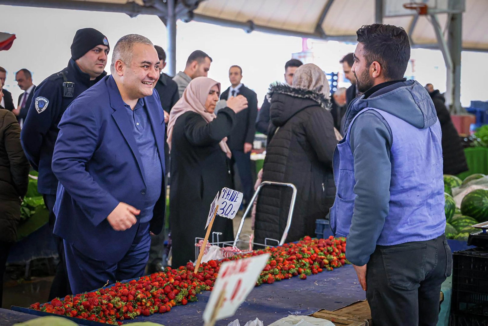 Ankara Keçiören'de Başkan Özarslan'dan pazaryeri ziyareti