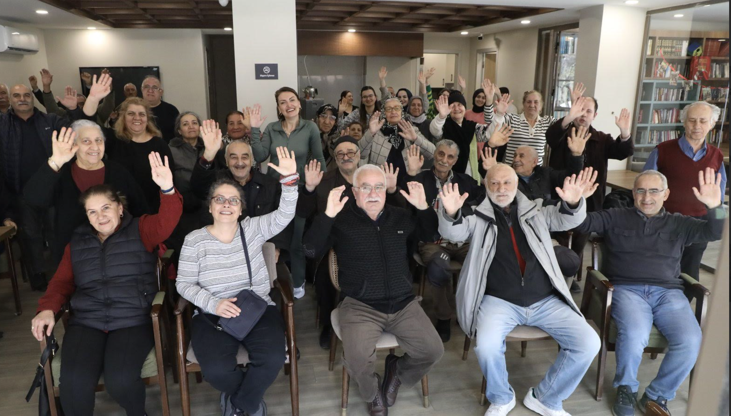 Yaş almış vatandaşlar için Sandalye Yogası etkinliği