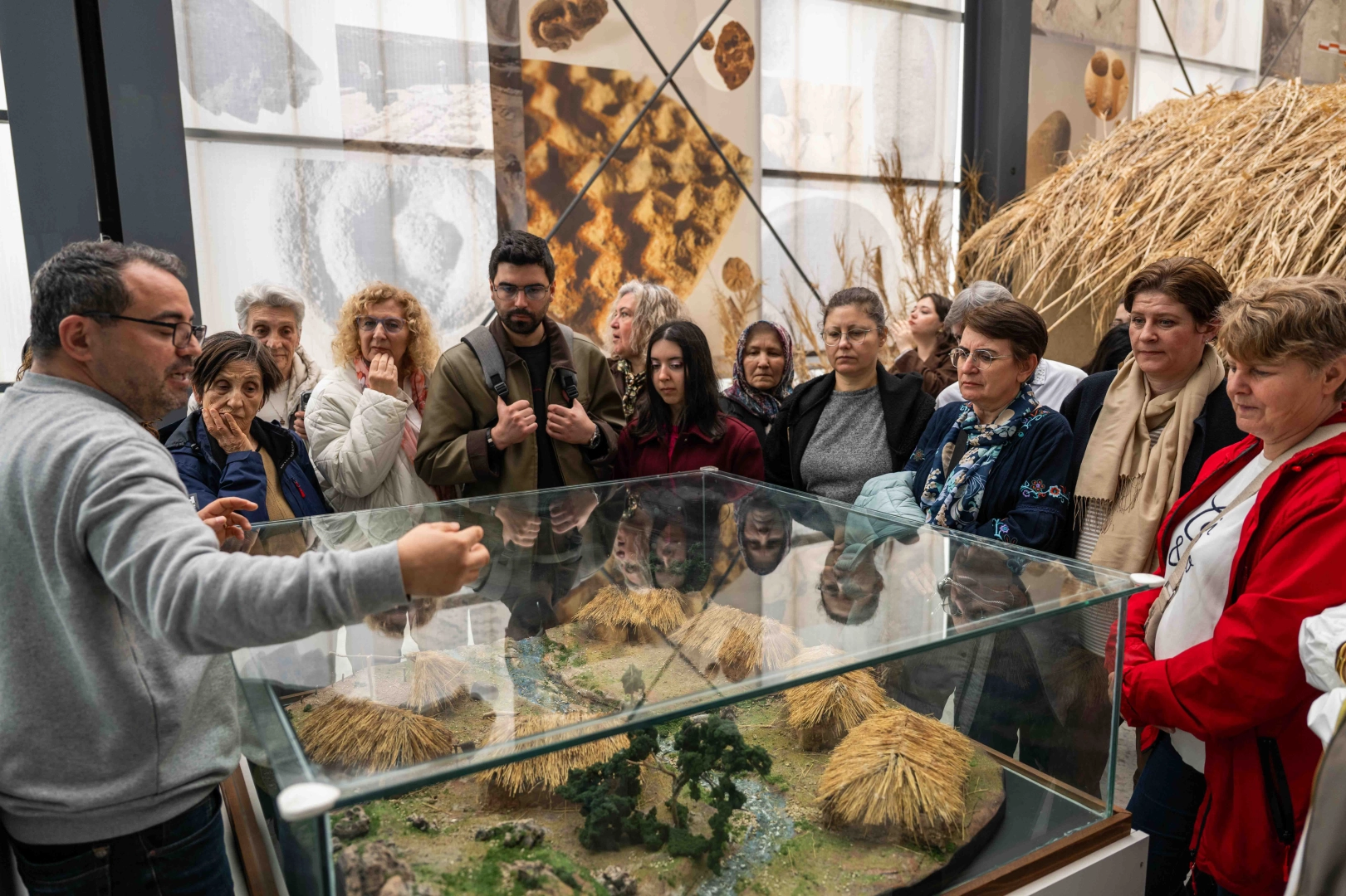 İzmir Bornova'da 'Dijital Torun' köprüsü