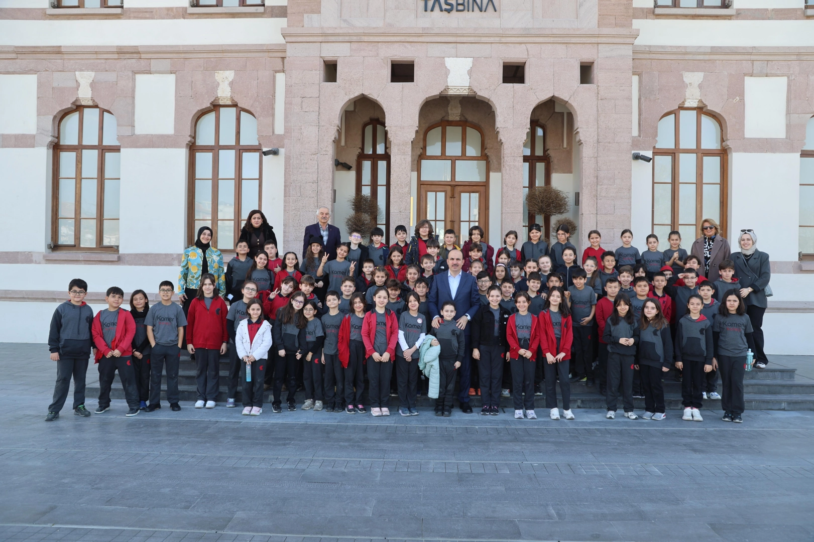 Konya'da Başkan Altay, Taş Bina'da miniklerle buluştu