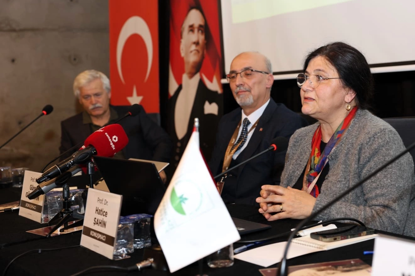 Osmangazi'de 'Bursa'nın Yedi Yüzü' sempozyumu başladı