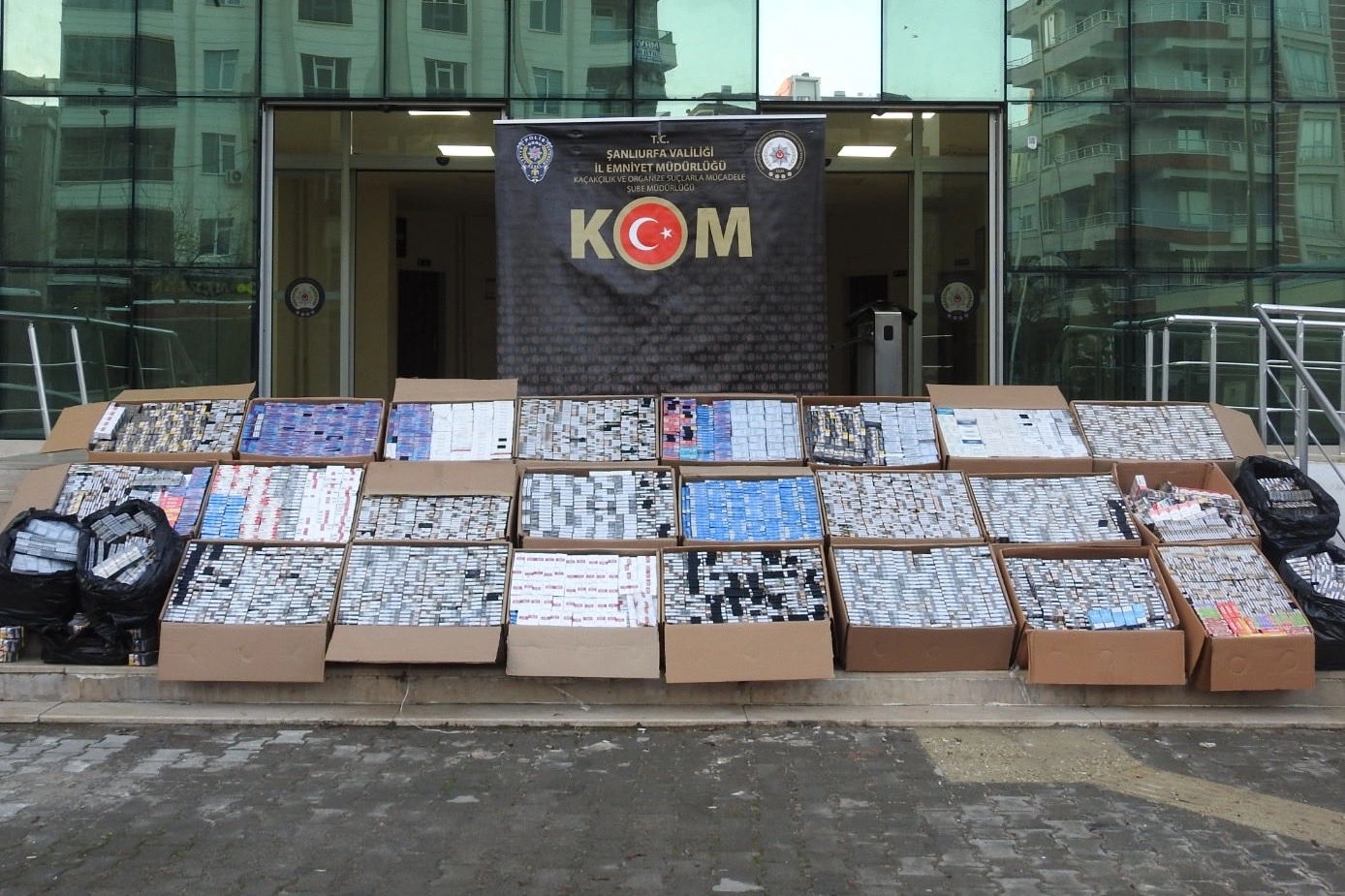 Şanlıurfa'da 2,5 milyon liralık kaçak sigara operasyonu