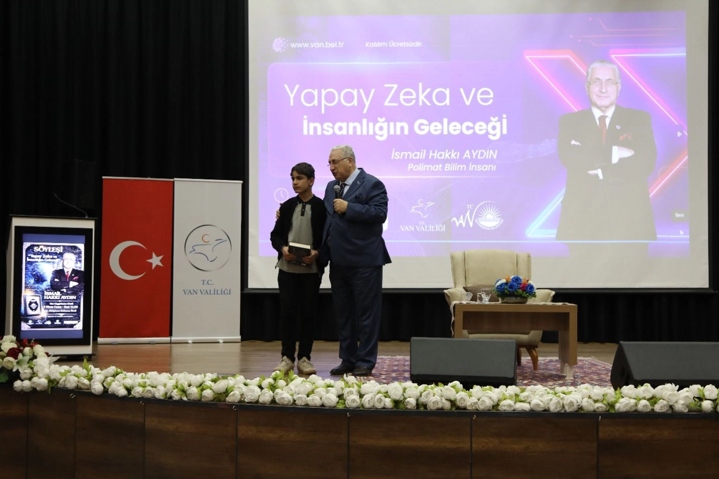 Van'da yapay zeka söyleşisine yoğun ilgi