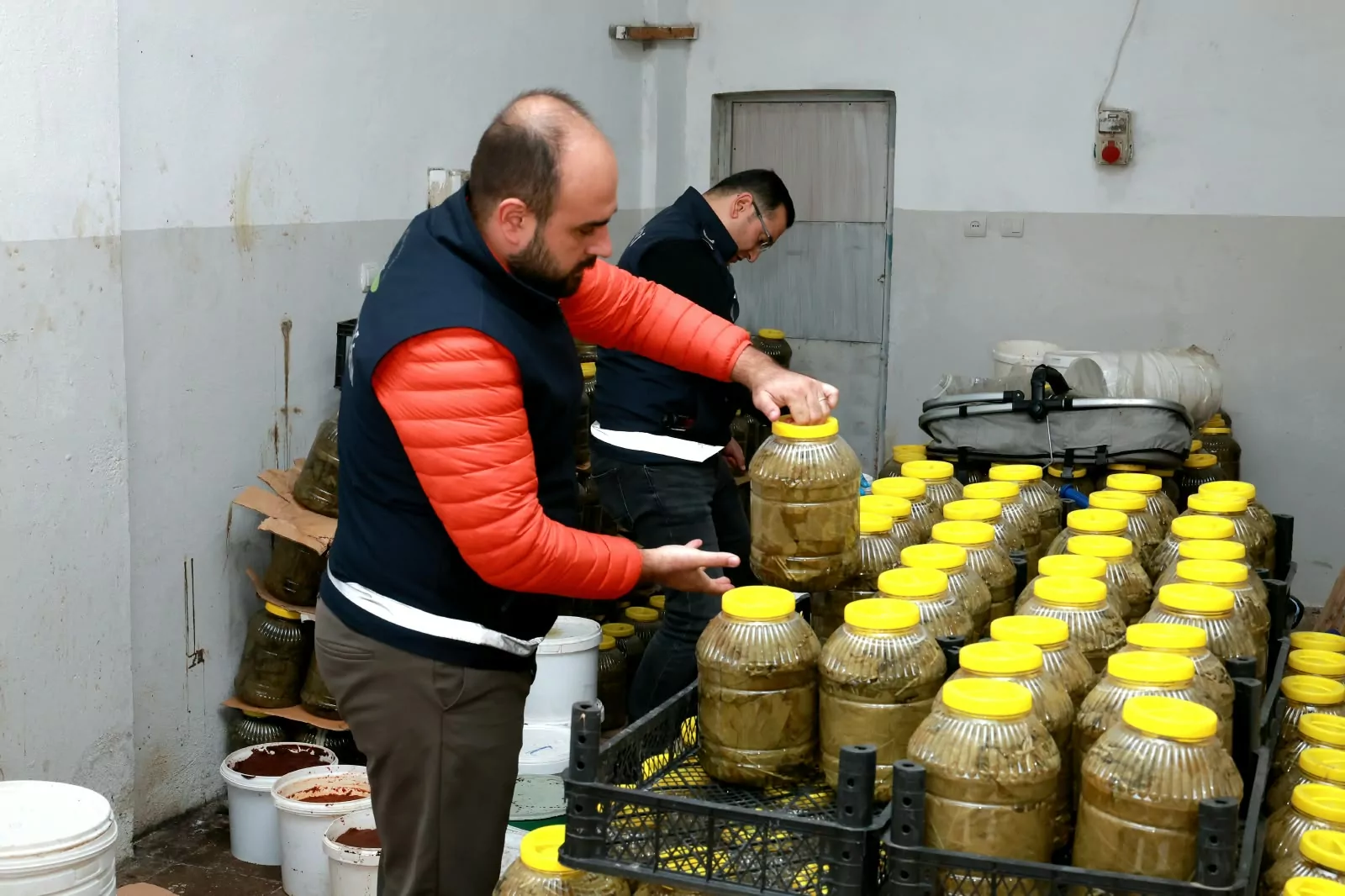 Bursa Osmangazi'de 6,5 ton gıda imha edildi