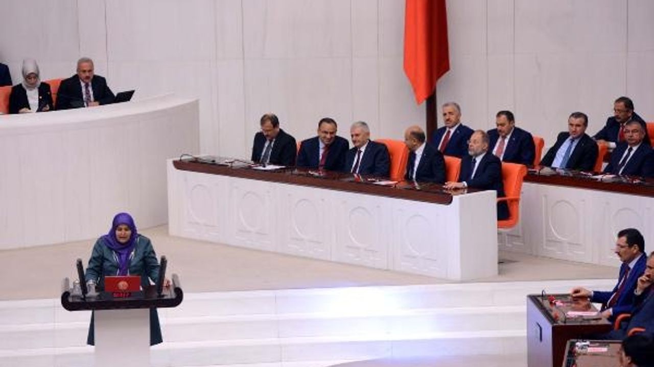 Mecliste 27'nci dönem milletvekilleri yemin etti