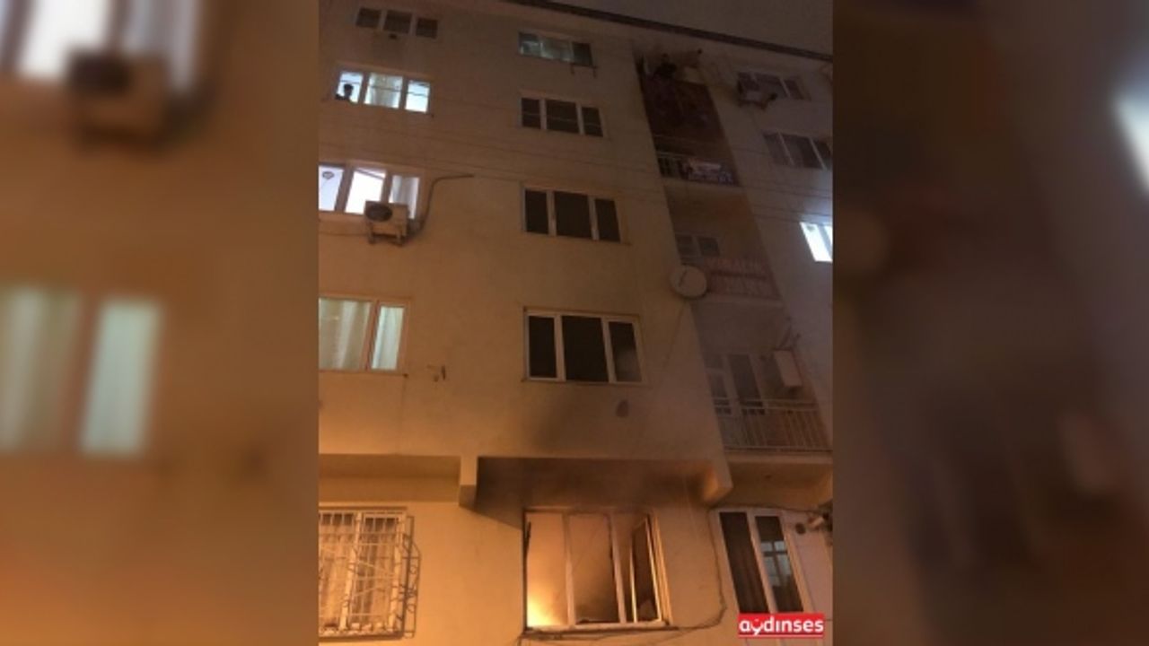 Apartmanda çıkan yangında anne ve 2 çocuğu, dumandan etkilendi