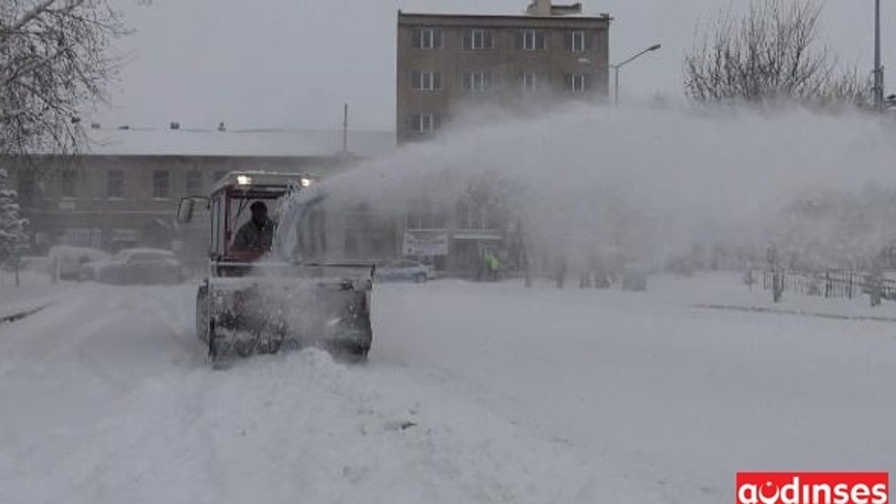Ardahan'da kar kalınlığı 30 santimetreye ulaştı