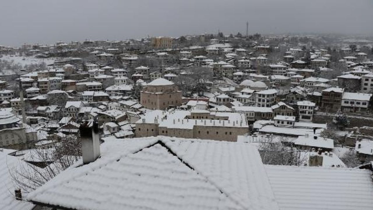 Safranbolu'da kar güzelliği 