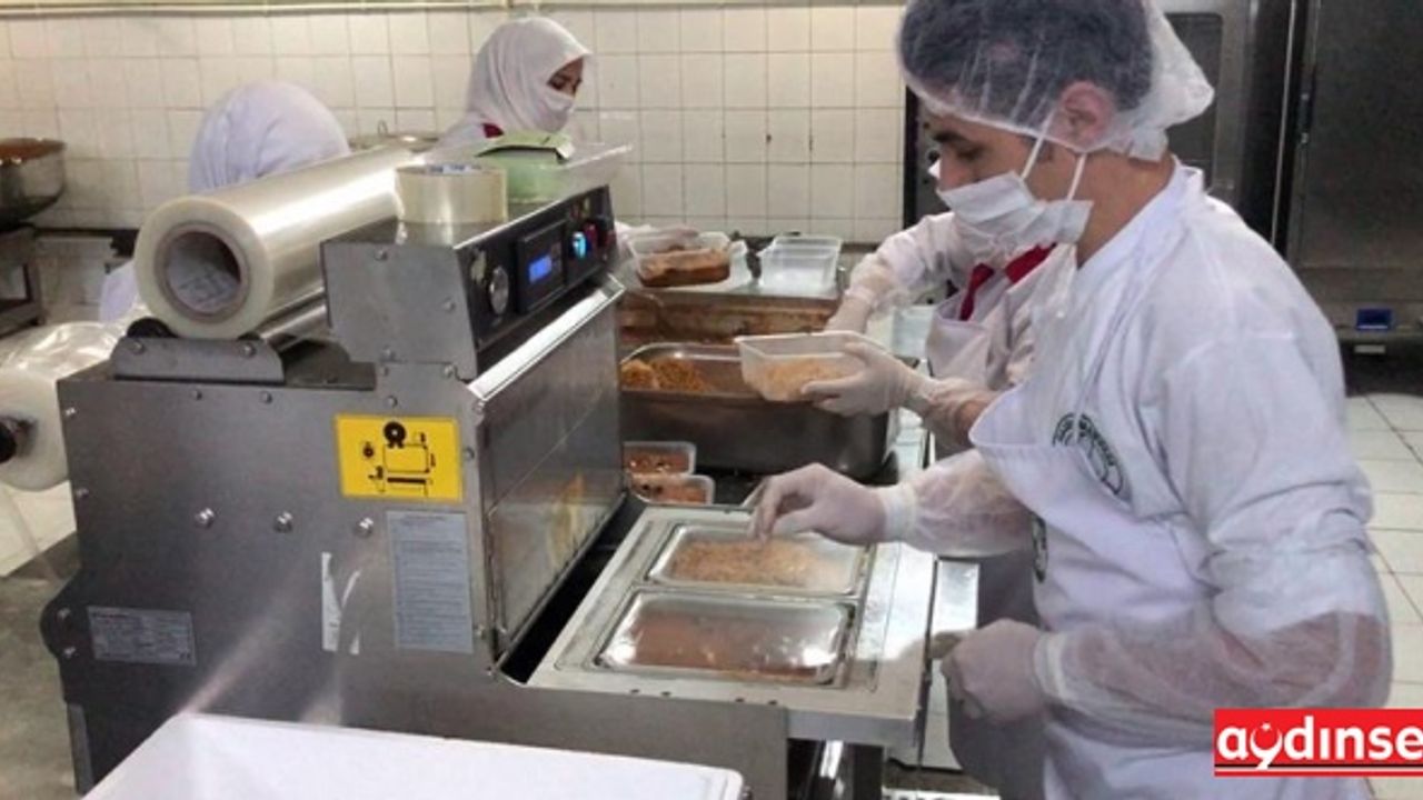 Gaziosmanpaşa'da her gün 1000 vatandaşa sıcak yemek