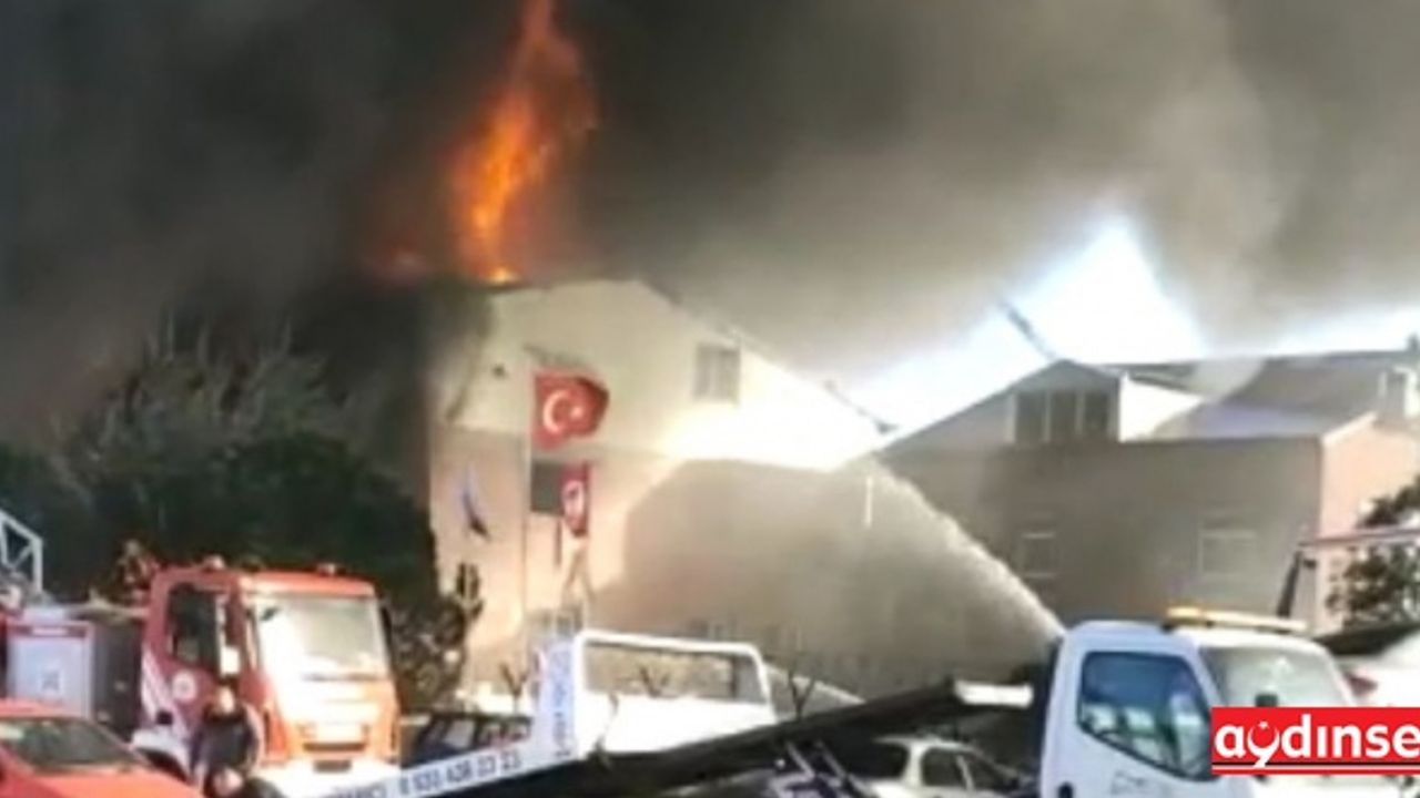 Kocaeli'nde korkutan yangın, İmalathane yandı önce otomobiller çekildi