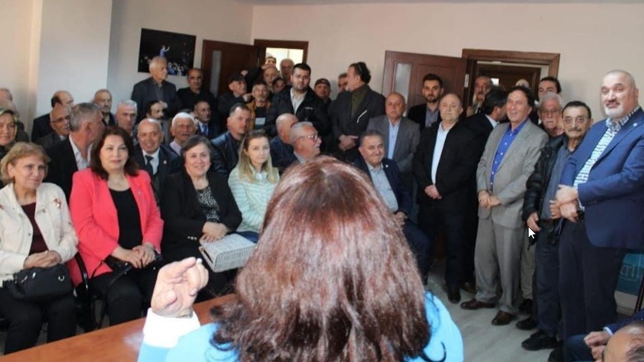 Giresun'da İyi Parti Milletvekili Adayı Ünzile Yüksel'e yoğun ilgi