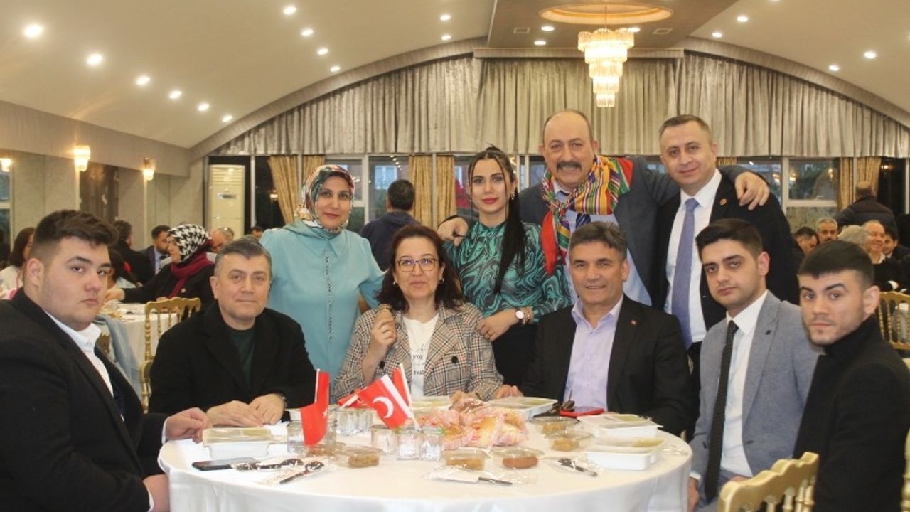 Türk Dünyası Platformu Hasbahçe’de iftar yaptı