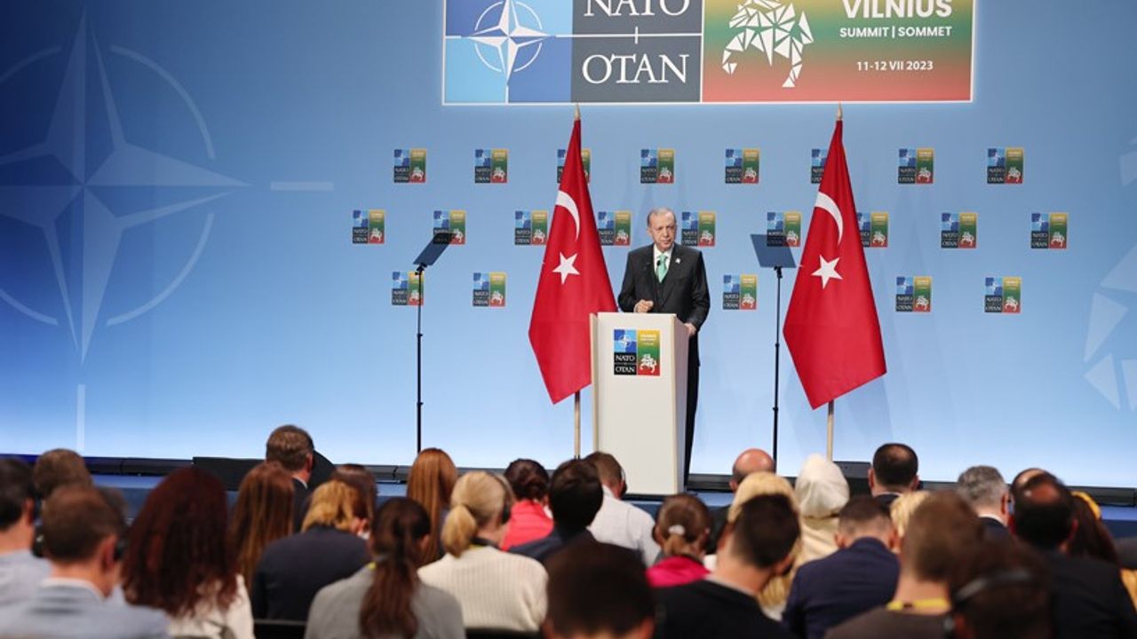Türkiye İsveç'in NATO üyeliğini kabul etti