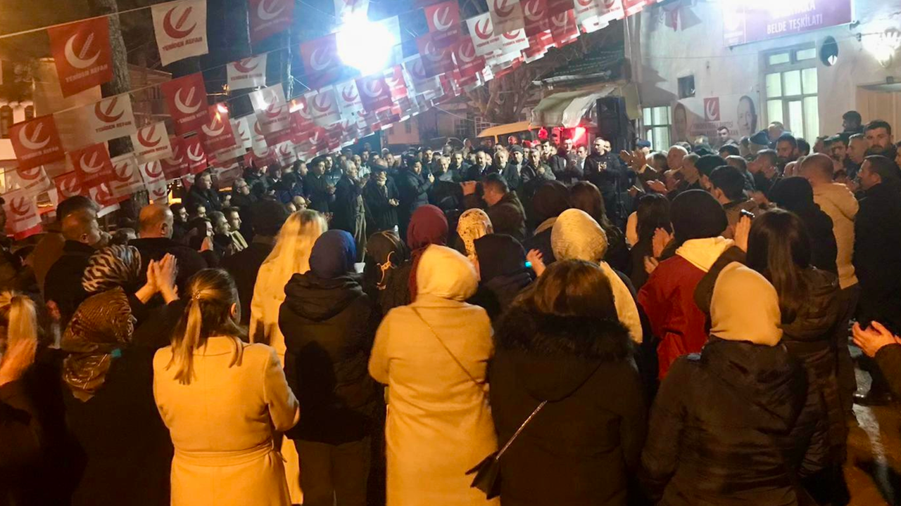 MHP'den istifa edip Yeniden Refah Partisi'ne yoğun katılım