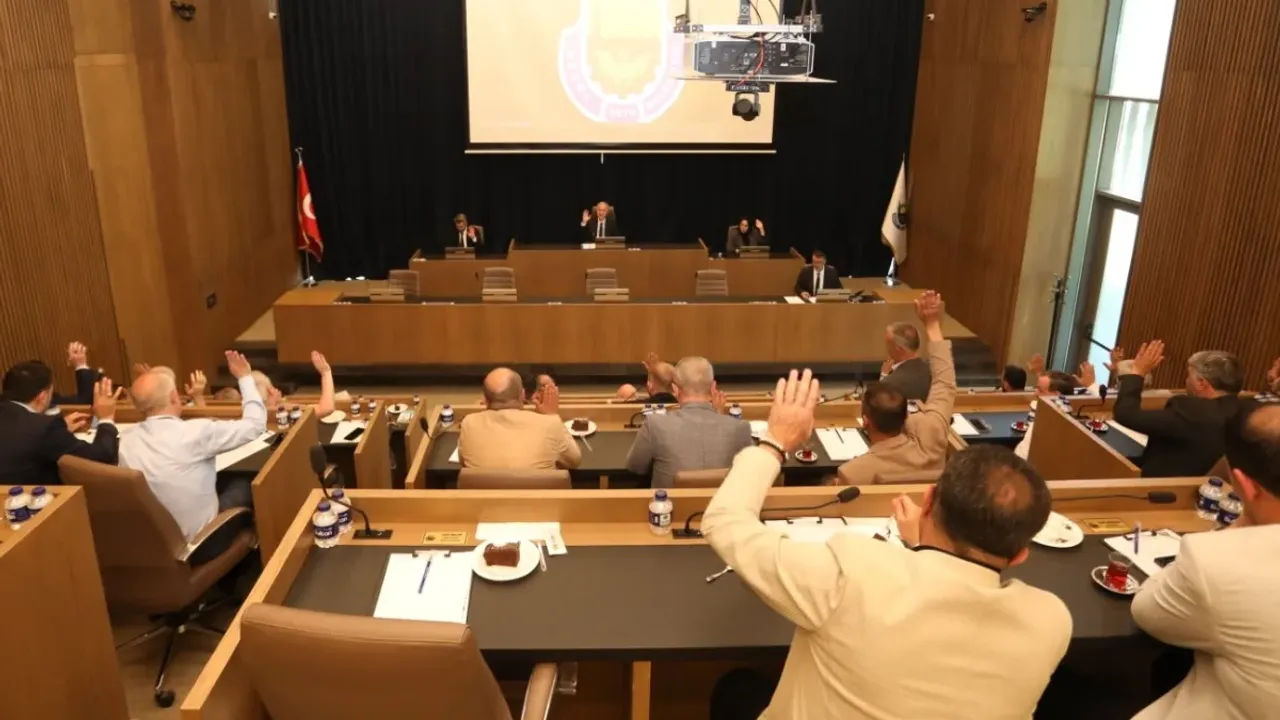 Bursa İnegöl'ün başarılı sporcuları yerel mecliste ödüllendirildi