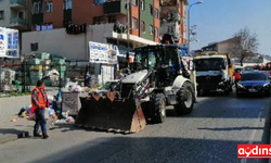 Maltepe'deki 'Grev Çöpleri'ni İBB topluyor