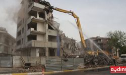 Eyüpsultan'da riskli binalar yıkılıyor