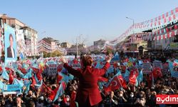 İYİ Parti lideri Akşener Denizli'de gövde gösterisi yaptı