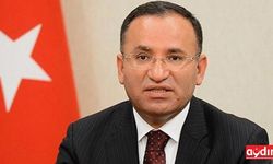 Adalet Bakanı Gül istifa etti, yerine Bekir Bozdağ atandı; Sosyal medya patladı