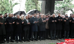 Turgut Özal Mezarı başında anıldı; İmamoğlu'ndan; Özal Müzesi müjdesi