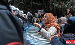 Uygurlar'dan İstanbul Çin Konsolosluğu önünde yangın protestosu...