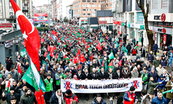 On binler Ümraniye'de şehitlerimiz ve Filistin için yürüdü