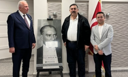 Atatürk Sanayi Sitesi’nde ağızı bantlanmış Atatürk portresi ile Skandal Fotoğraf