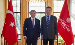 Davutoğlu, İBB Başkanı İmamoğlu'nu Emirgan'da ziyaret etti