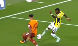 Fenerbahçe kendi sahasında Galatasaray'a 3-1 yenildi