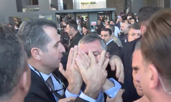Son dakika... CHP lideri Özgür Özel'e, Önder'i Anma töreninde yumruklu saldırı!