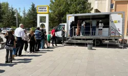 Konya Büyükşehir'den YKS'ye giren öğrencilerin ailelerine ikram