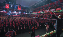 Özgür Özel Güven Tazeledi; Yeniden CHP Genel Başkanı seçildi