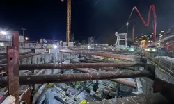 Kabataş metro şantiyesinde iskele çöktü! 5 işçi mahsur kaldı