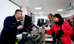 İzmir Tire'ye açılan mağaza yeni yıl hediyesi oldu