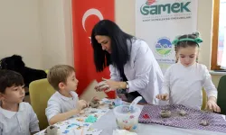 Sakarya'da minikler seramikle, gençler tezhiple tanıştı