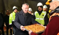 Kocaeli'de Başkan Büyükakın'dan baklavalı sürpriz ziyaretler