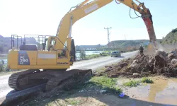 Antalya'da yağış sonrası yollarda bakım-onarım çalışması