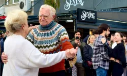 Aşkın melodileri Alsancak'ta yükseldi